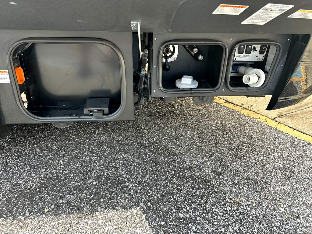 2027 AIRSTREAM ATLAS 25RT - Image 5