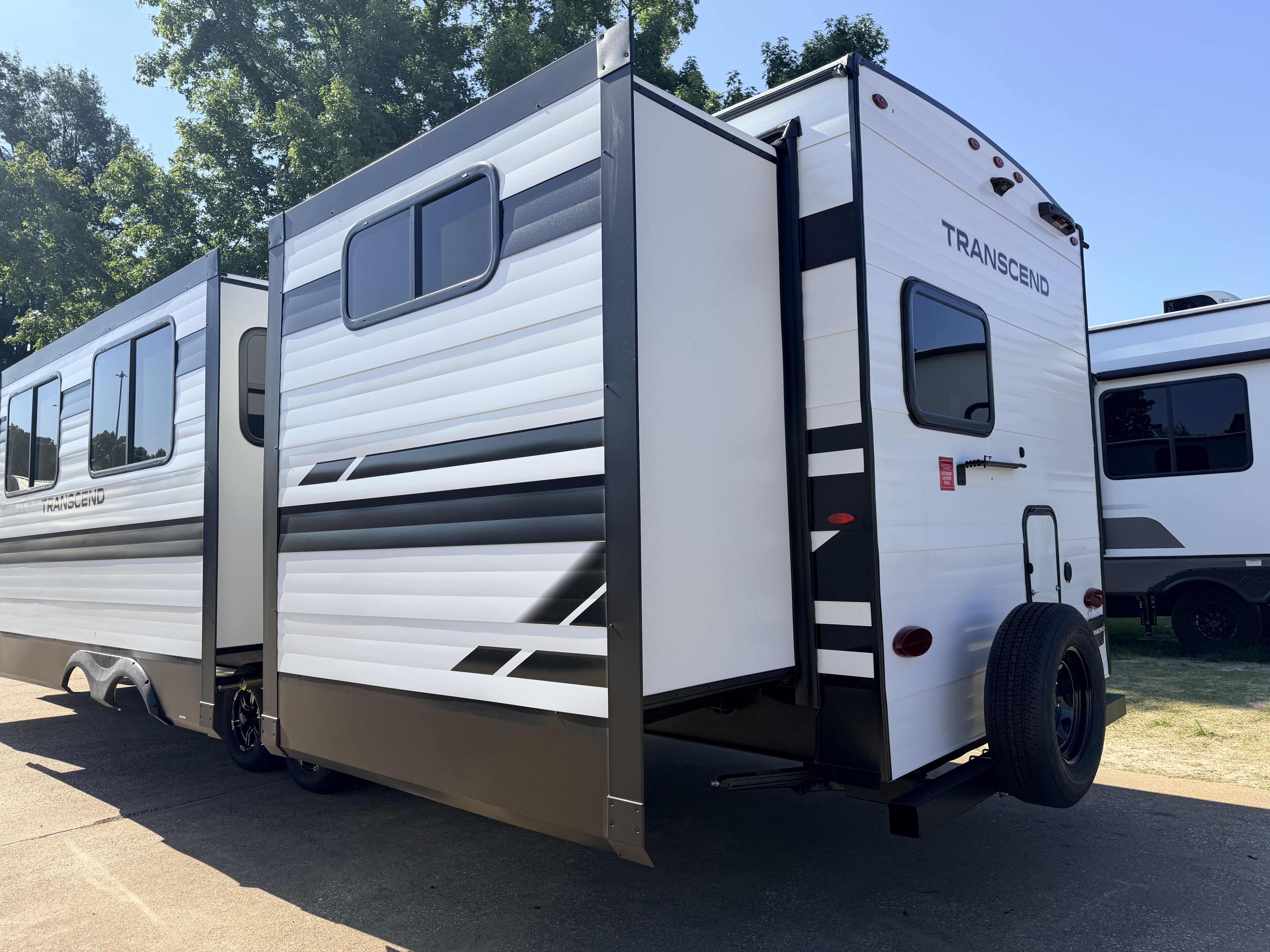 2027 Grand Design Transcend 335BHT - Image 5
