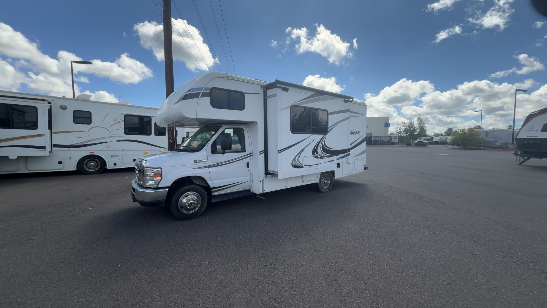 2020 Forest River Sunseeker 2290S - Image 13