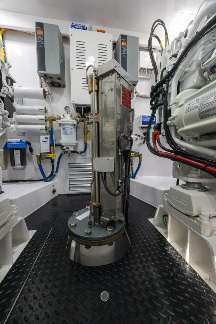 2025 Viking 82 Convertible - Image 69