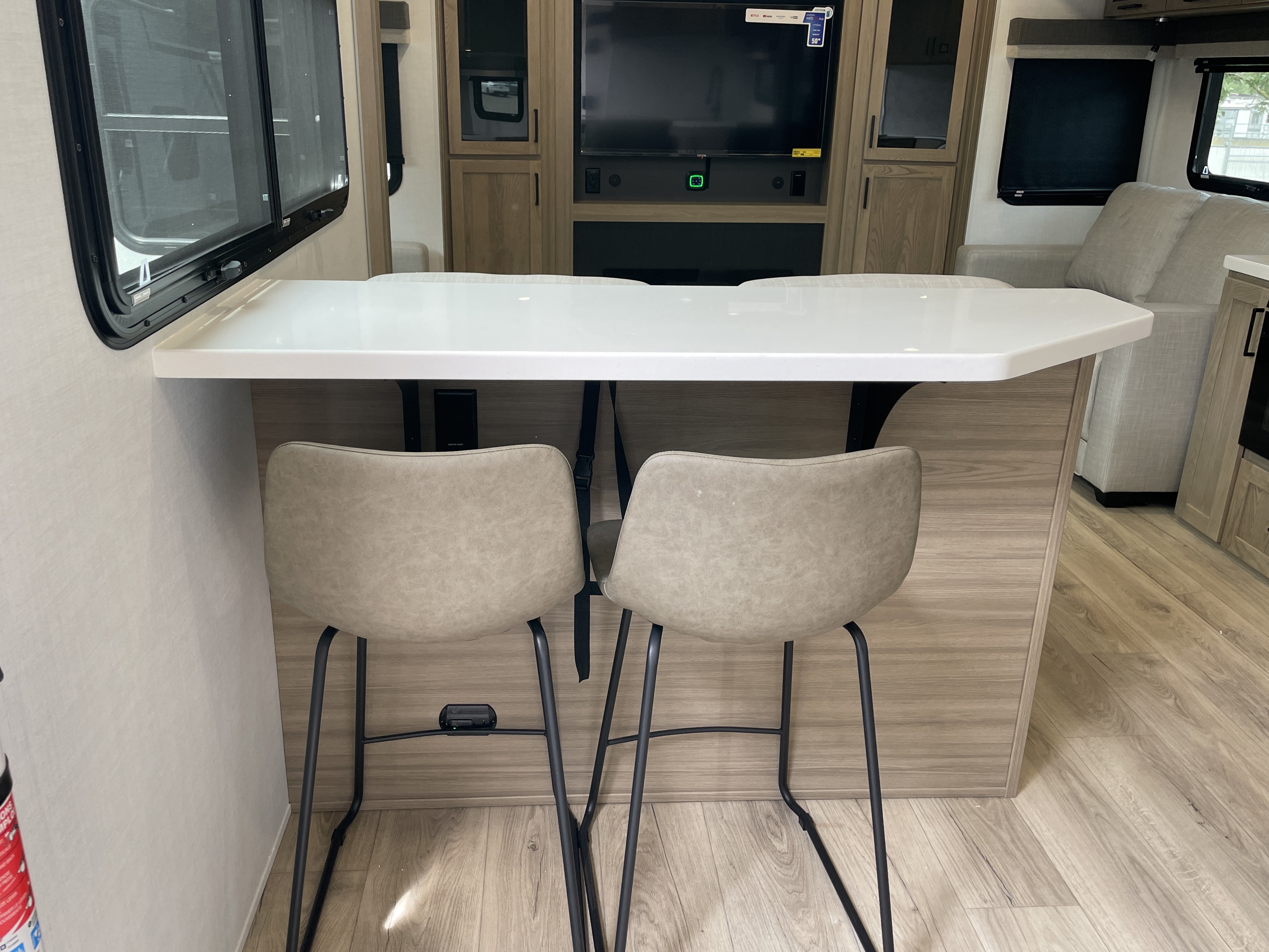 2027 Forest River Rockwood Ultra Lite 2921RL - Image 10