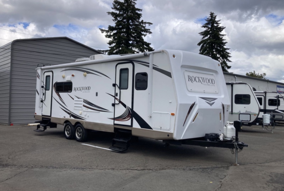 2015 Forest River Rockwood Ultra Lite 2604WS - Image 2
