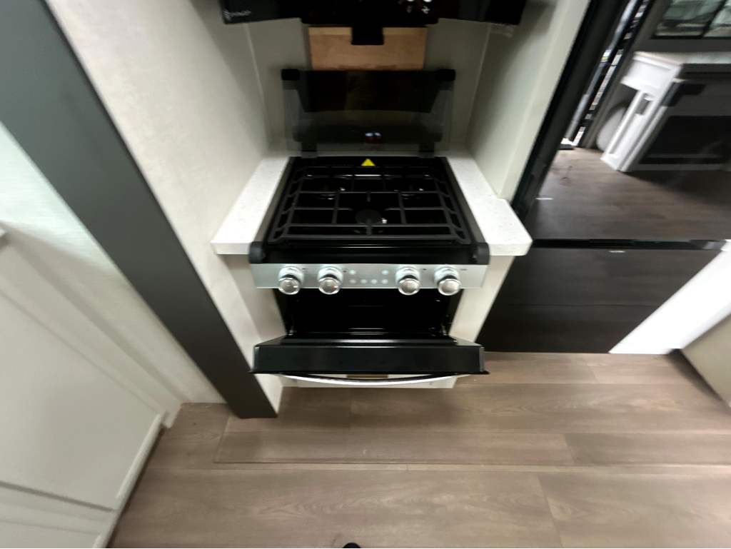 2027 VENTURE RV STRATUS 231VRK - Image 20