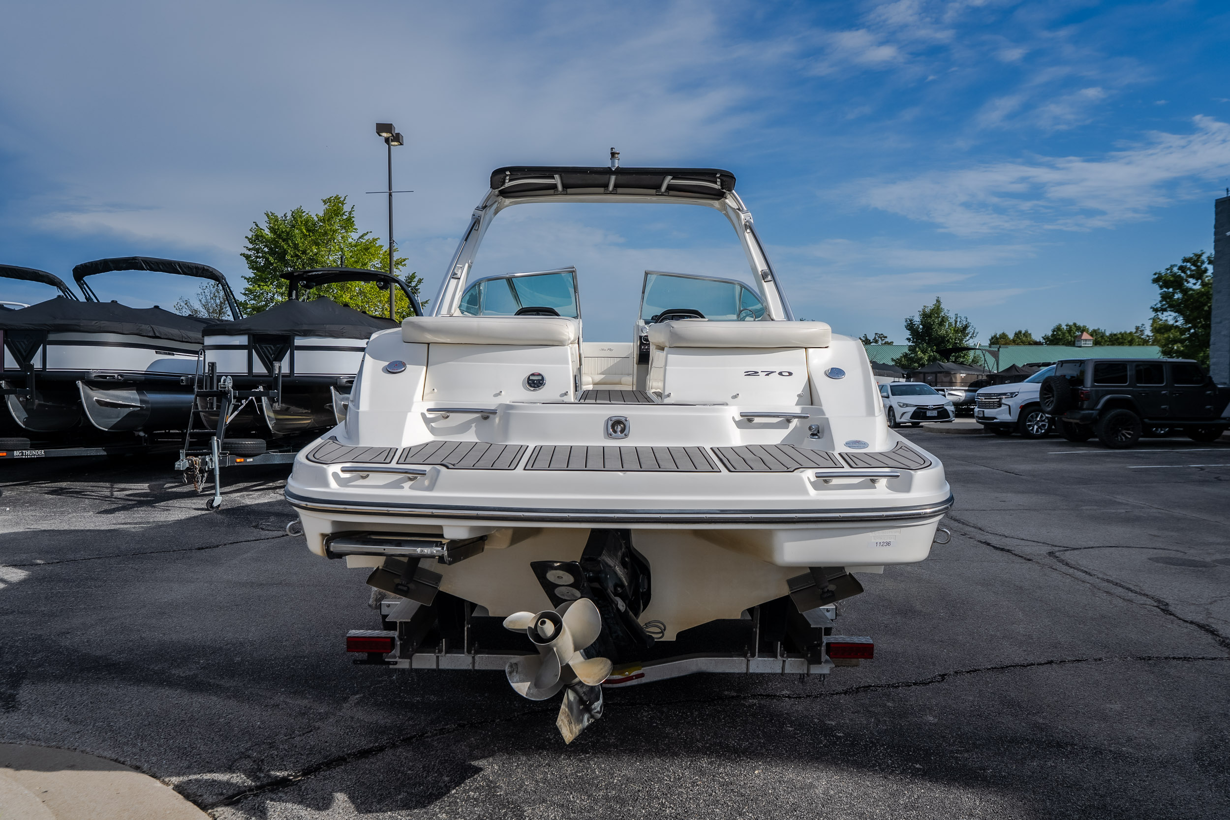 2006 Sea Ray 270 SLX - Image 10