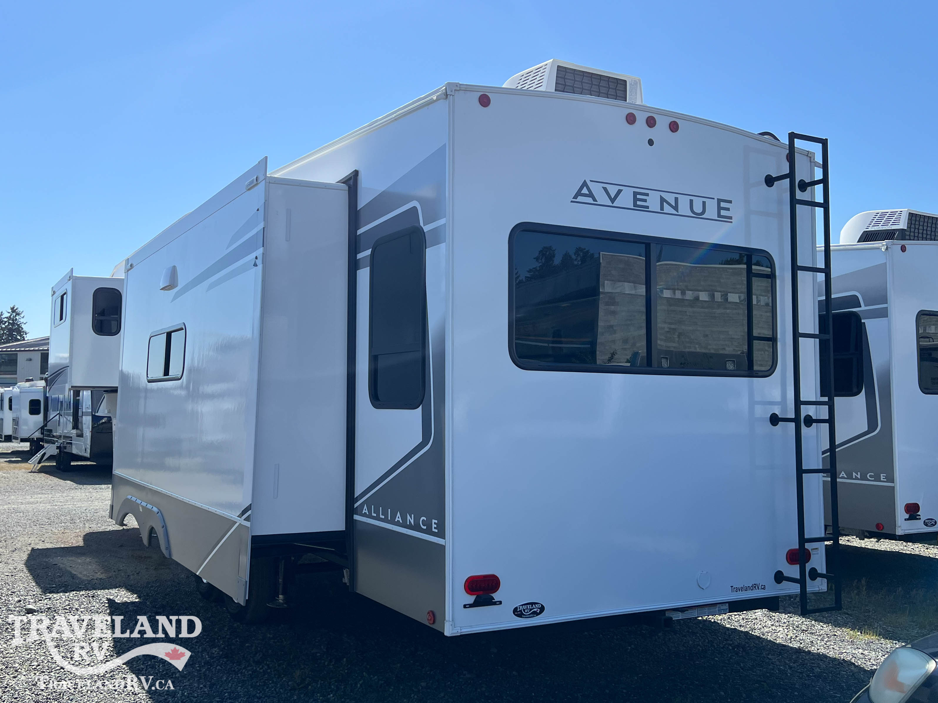 2026 Alliance RV AVENUE 32RLS - Image 4