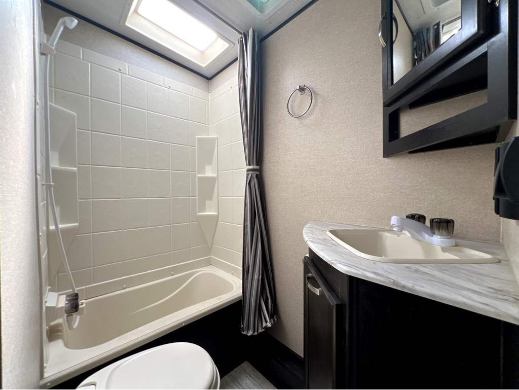 2019 COACHMEN SPIRIT 2245BH - Image 15