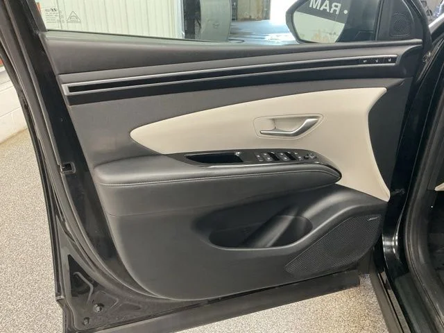 2023 Hyundai Tucson Utility 4D Limited AWD - Image 10