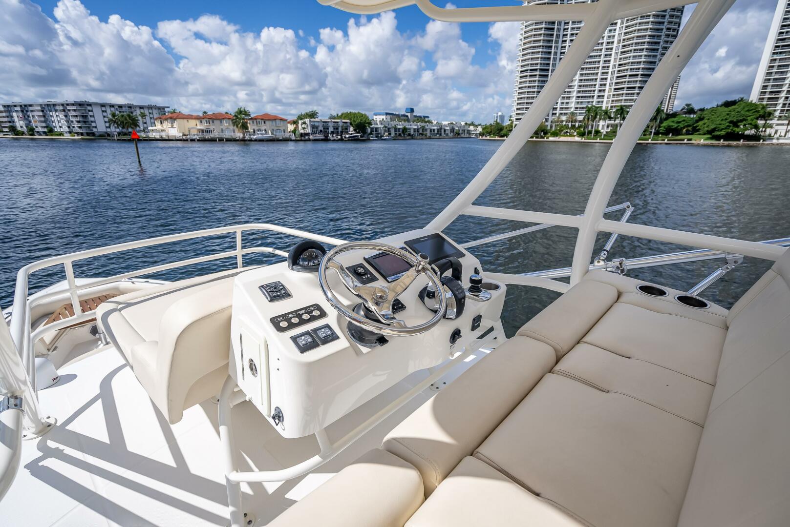 2016 Boston Whaler - Image 96