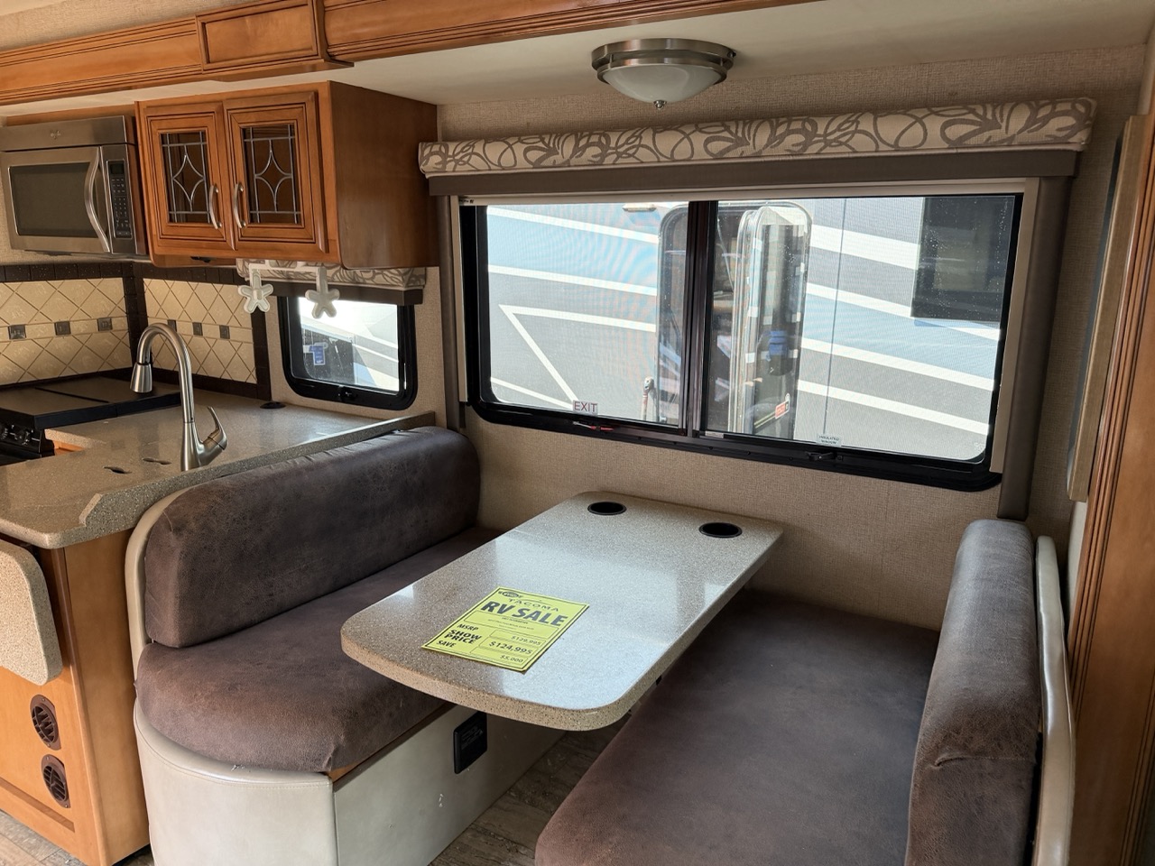 2017 Thor Motor Coach Four Winds Super C 35SB - Image 8