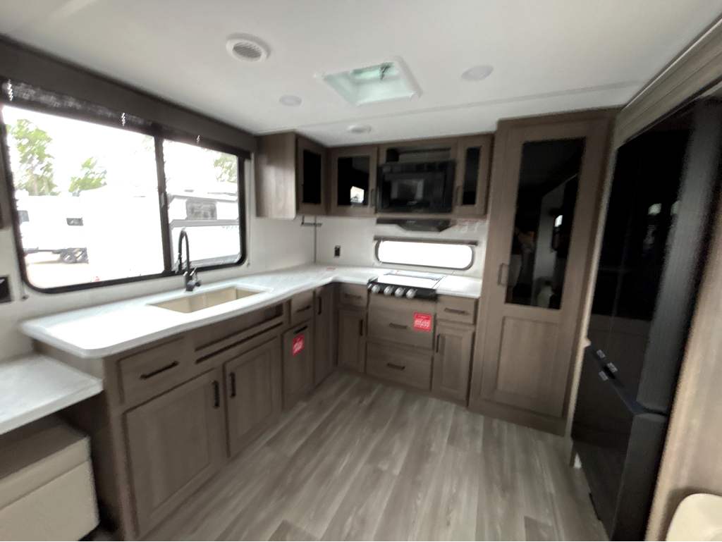 2026 GRAND DESIGN TRANSCEND 315RKT - Image 11