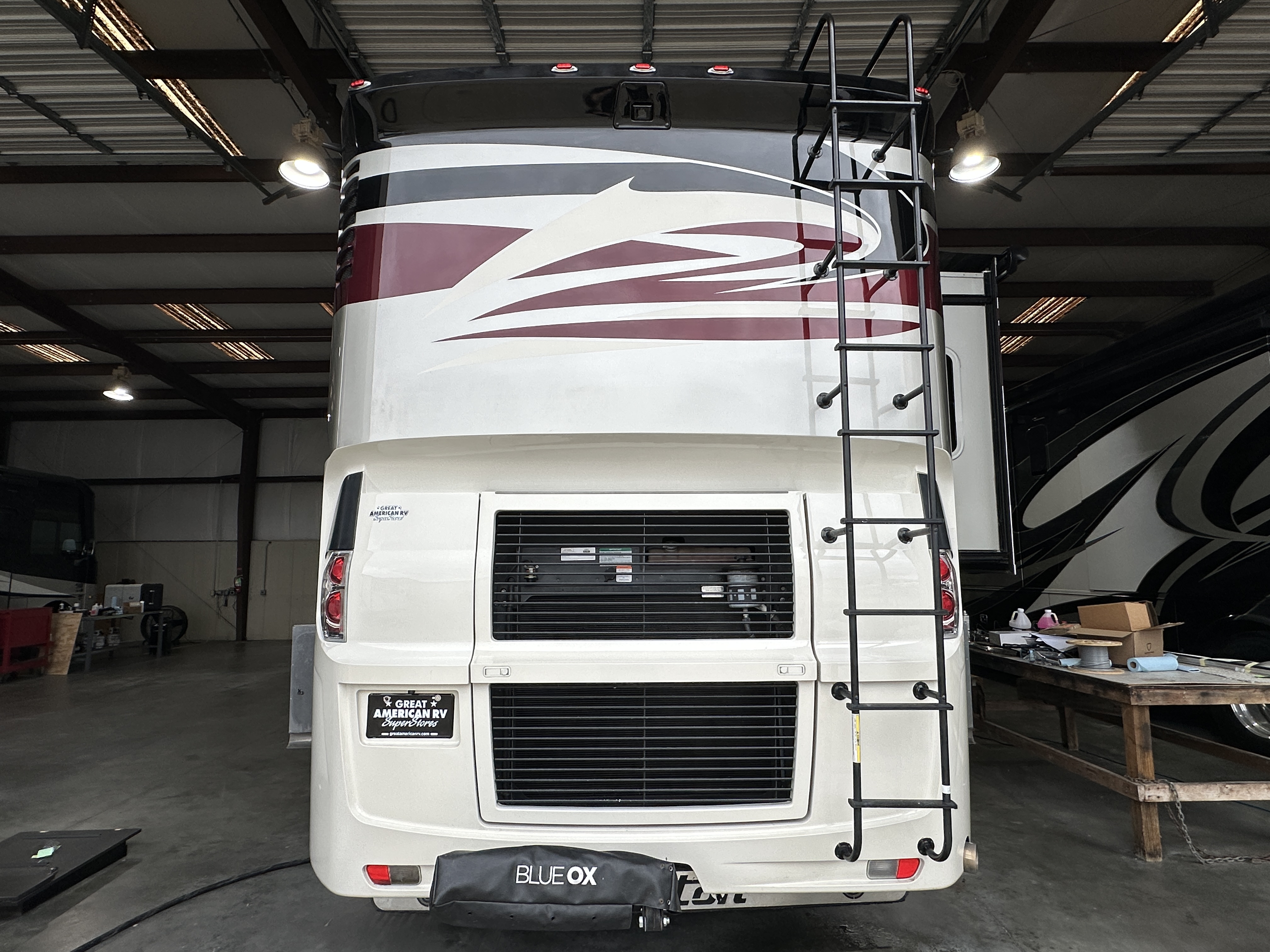 2018 TIFFIN PHAETON 40 QKH - Image 2
