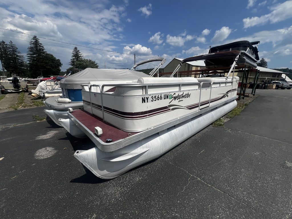 2001 Sweetwater 22 - Image 10