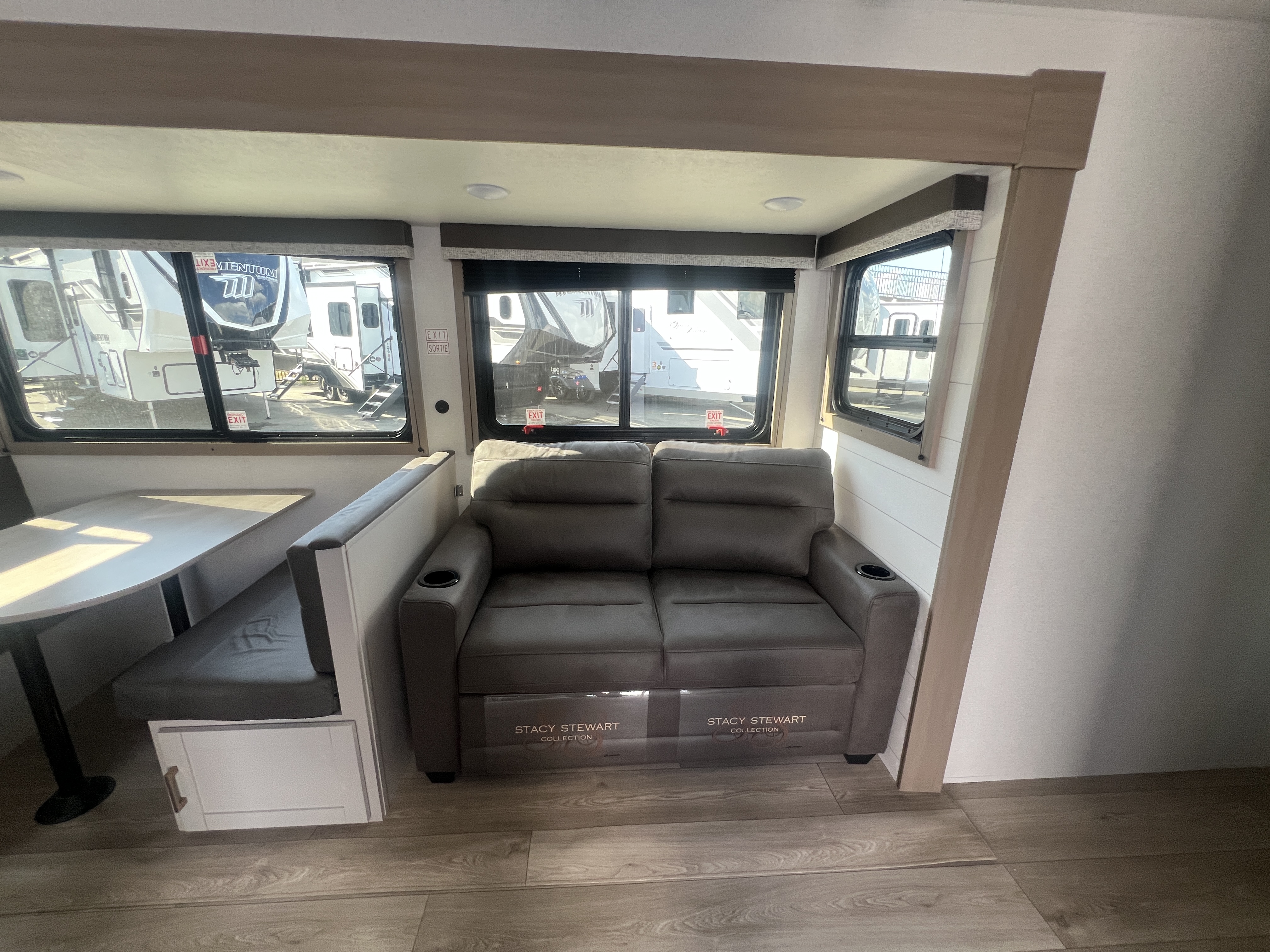 2027 Jayco Jay Flight SLX 333BTS - Image 28