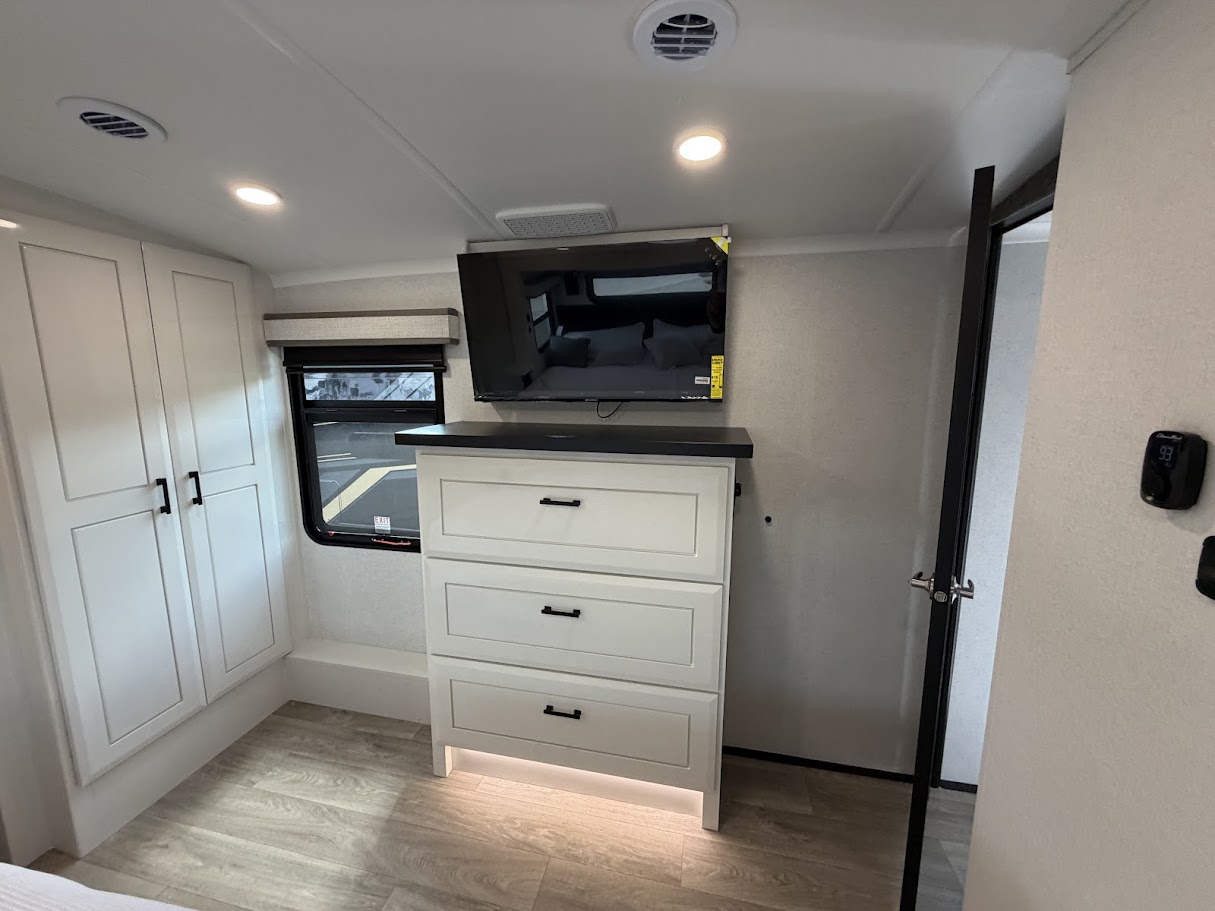 2027 JAYCO PINNACLE 32RLTS - Image 53