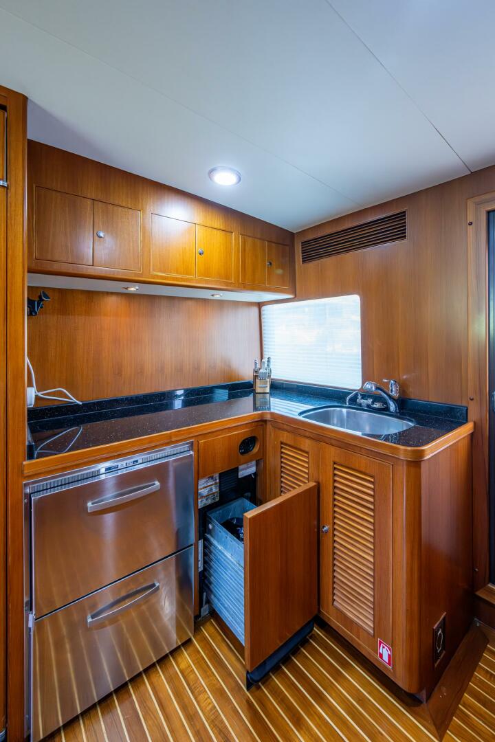 2013 Marlow Explorer Enclosed Bridge (CB) - Image 41