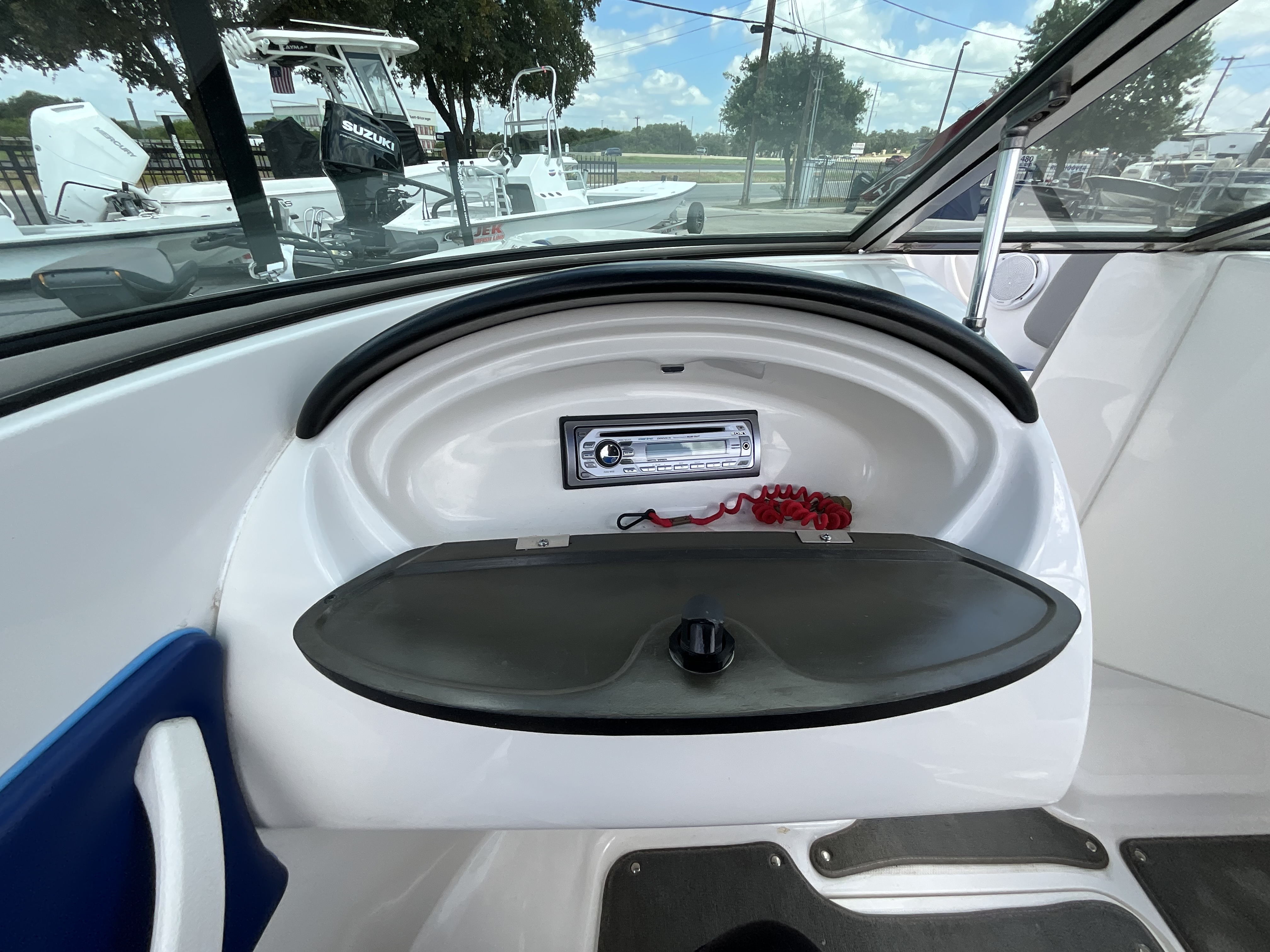 2011 SEA RAY BOATS 185 Sport 185 SPORT - Image 11