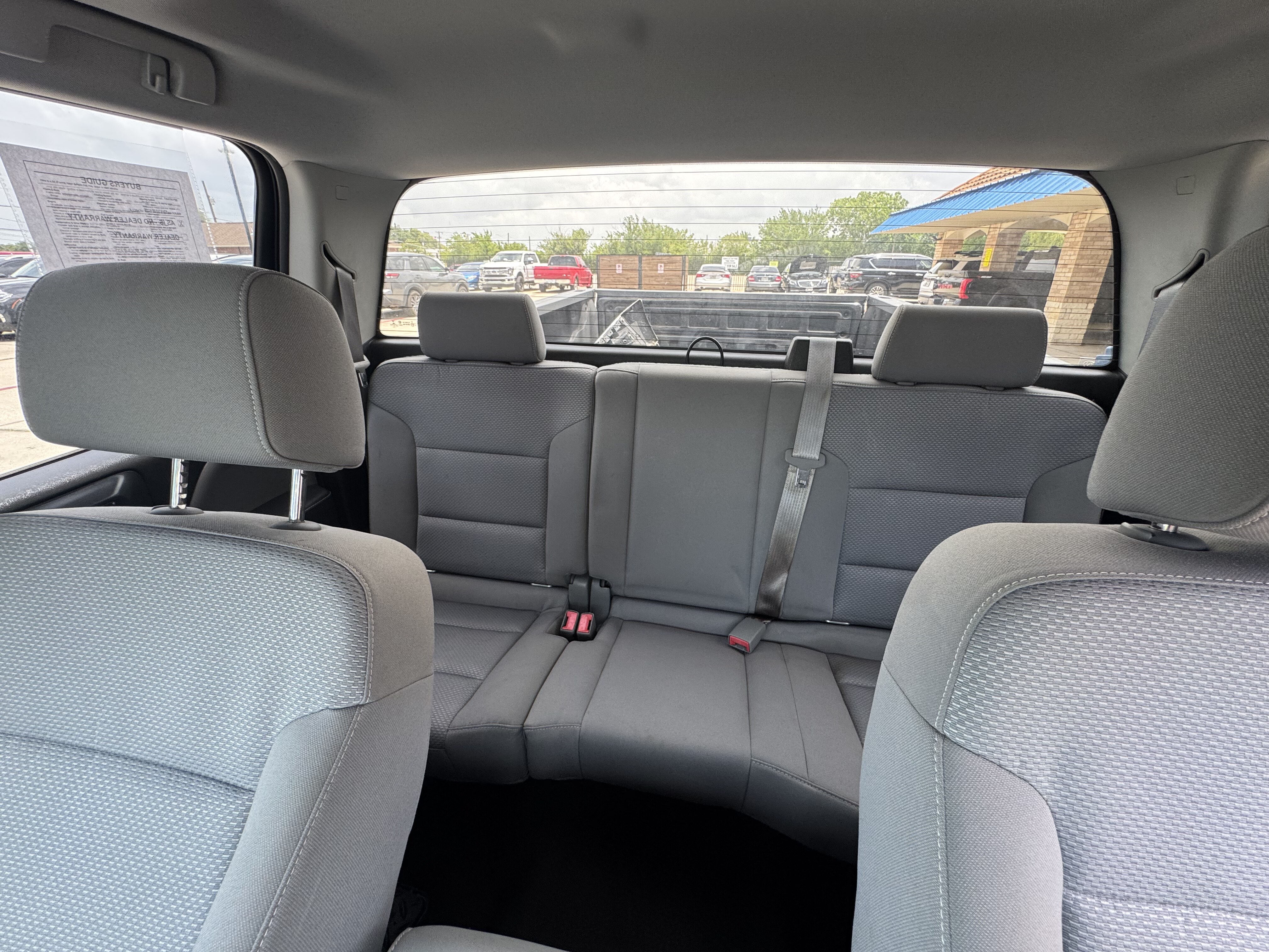 2015 Chevrolet Silverado 1500-V8 Extended Cab LT 2WD - Image 27