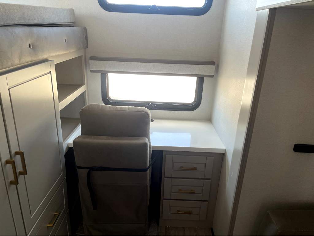 2027 JAYCO NORTH POINT 375TBDB - Image 23