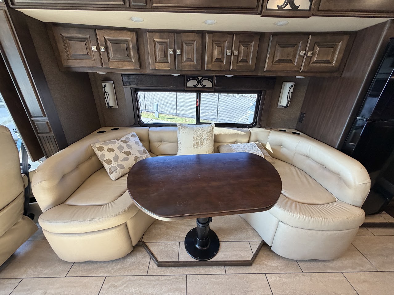2017 TIFFIN ALLEGRO BREEZE 32BR - Image 15