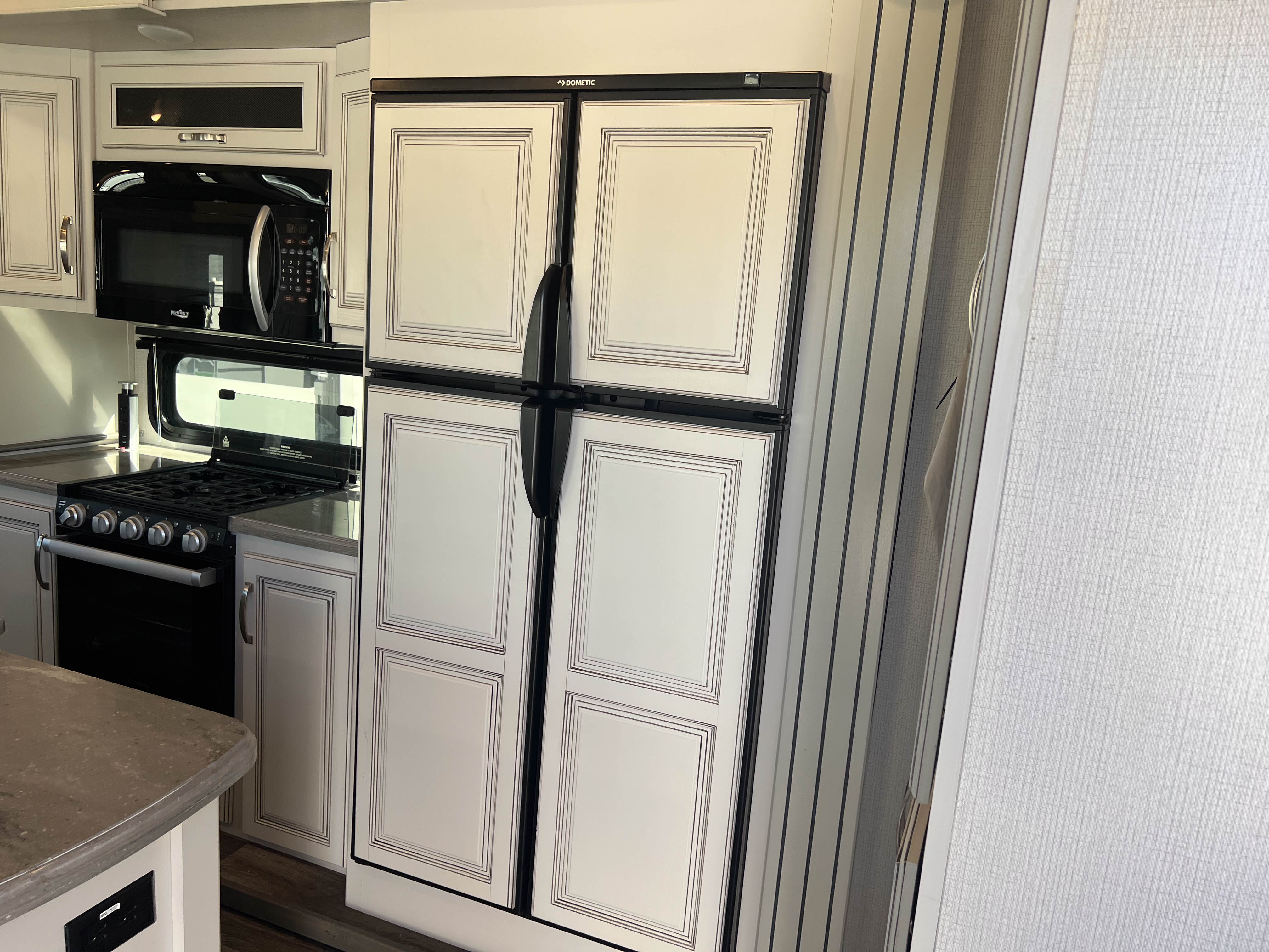 2022 Keystone Cougar East 290RLS - Image 12