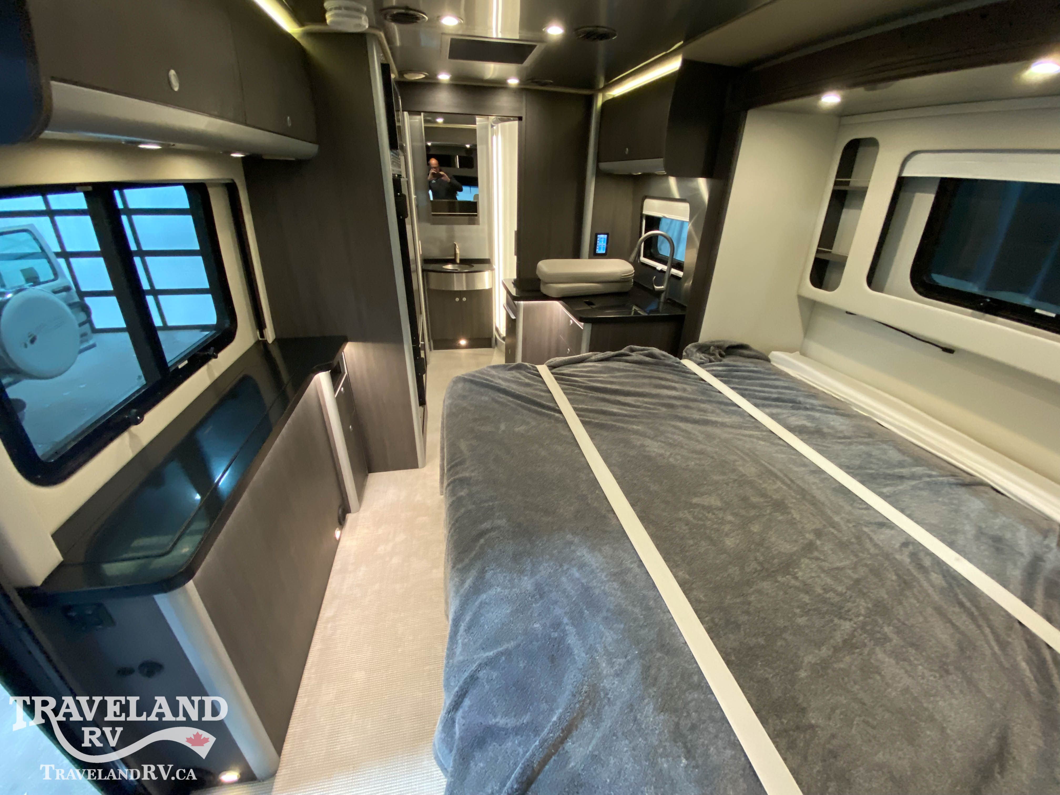 2023 AIRSTREAM ATLAS MURPHY SUITE E1 - Image 17