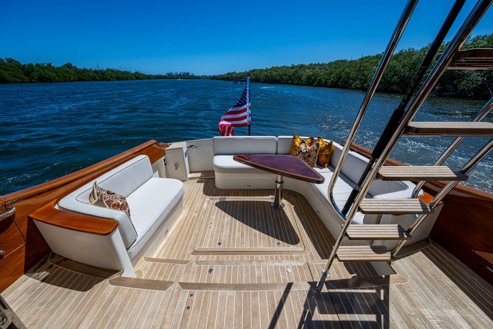 2021 Hinckley Talaria 55 Flybridge MKII - Image 7