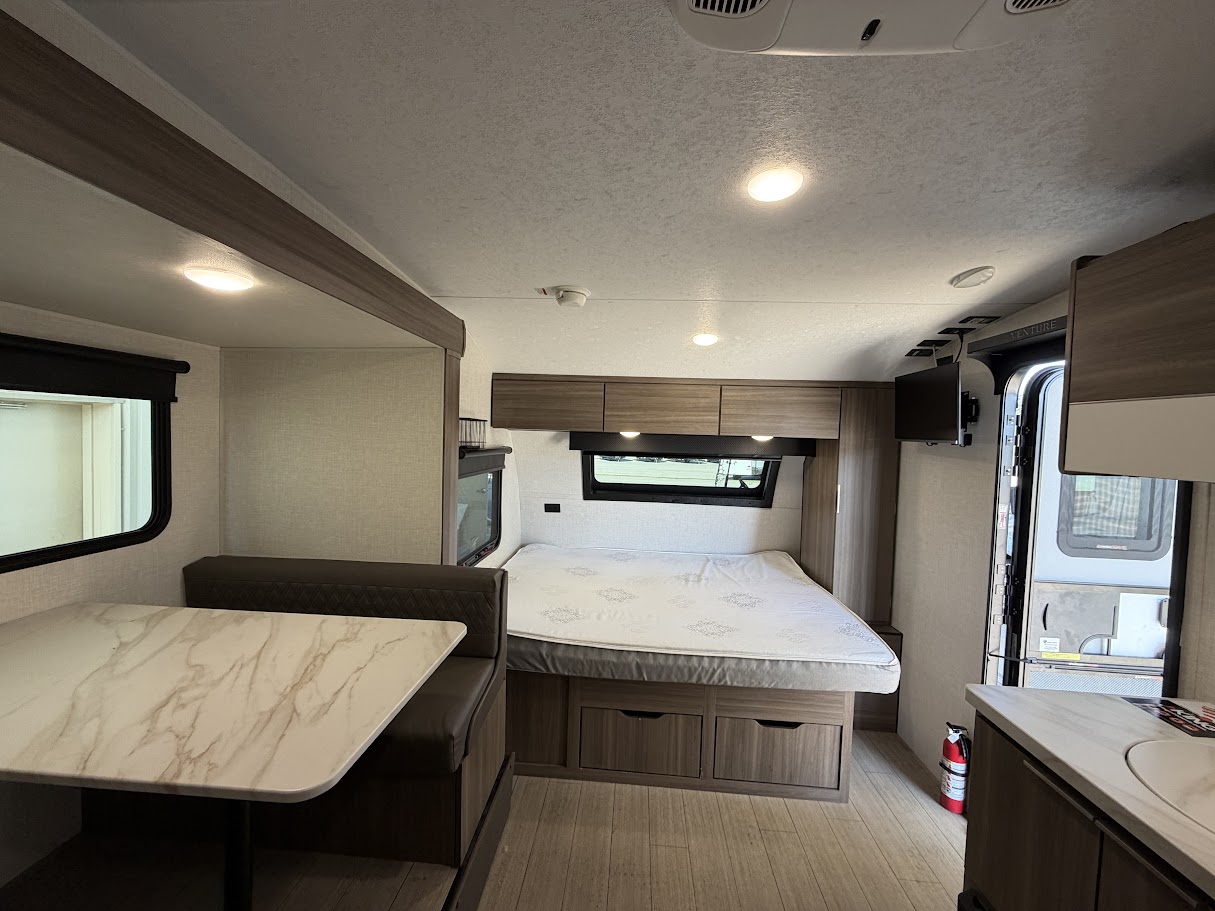 2025 VENTURE RV SONIC 169VUD - Image 5