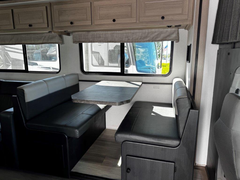 2026 Forest River Sunseeker LE 2550DSLE - Image 14