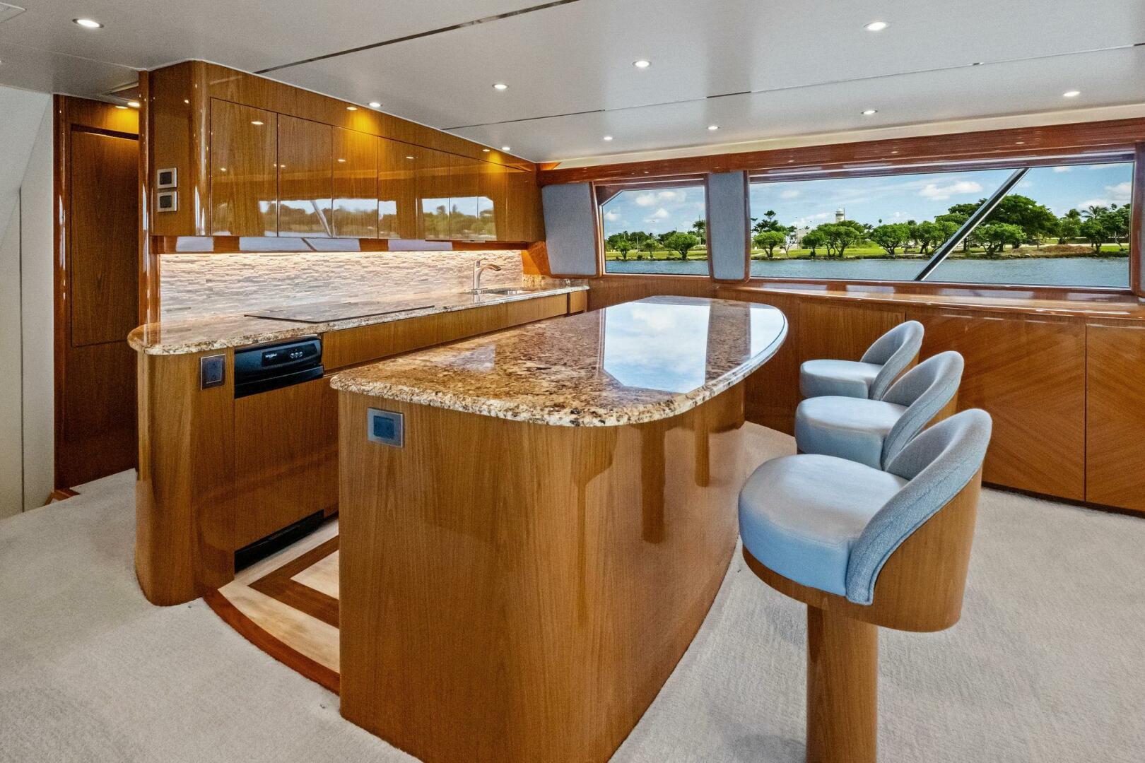 2012 Viking 82 Convertible - Image 5
