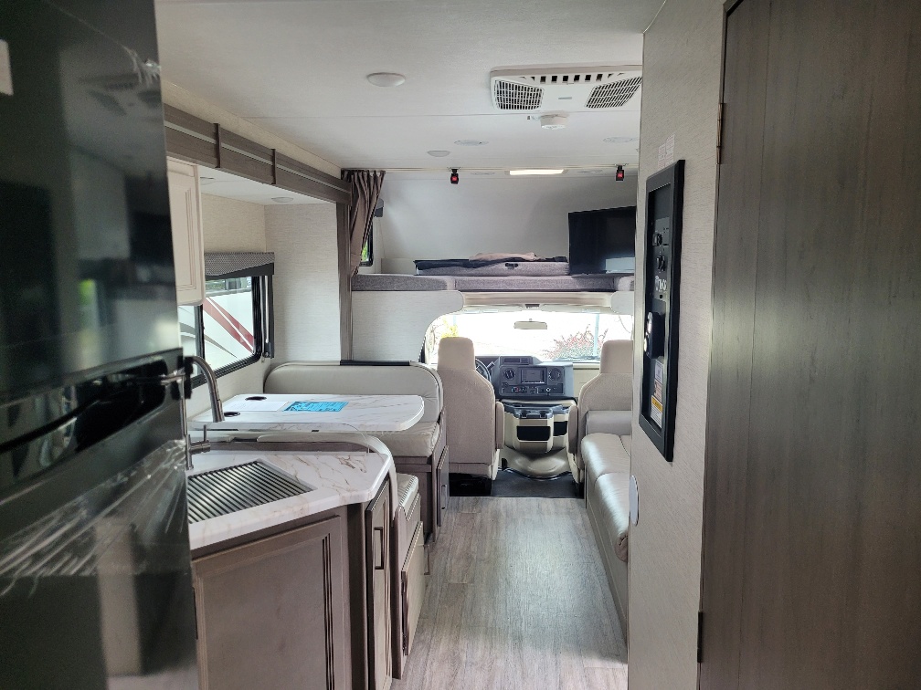 2025 Thor Motor Coach Four Winds 28Z - Image 18