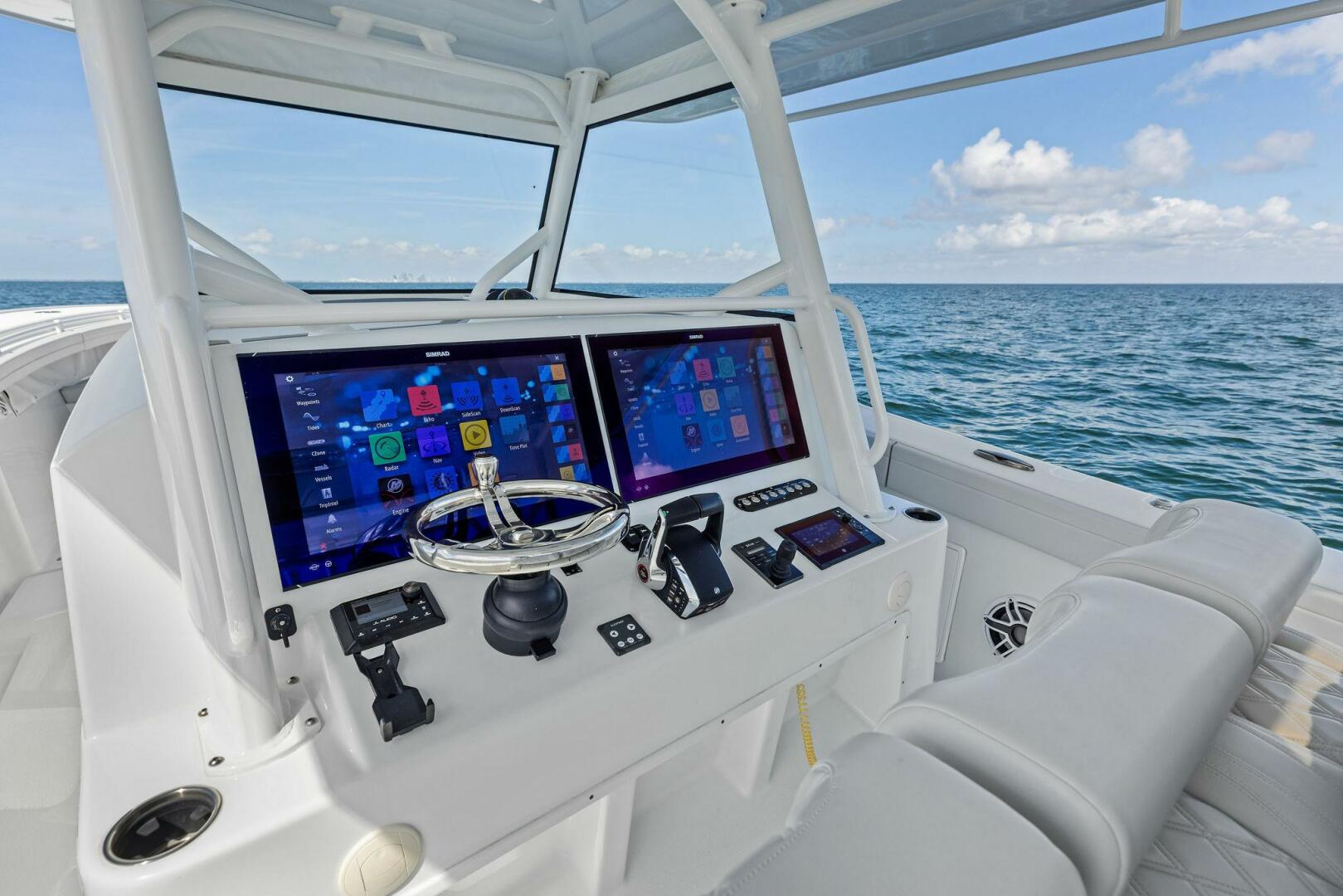 2024 Yellowfin 42 Offshore - Image 2