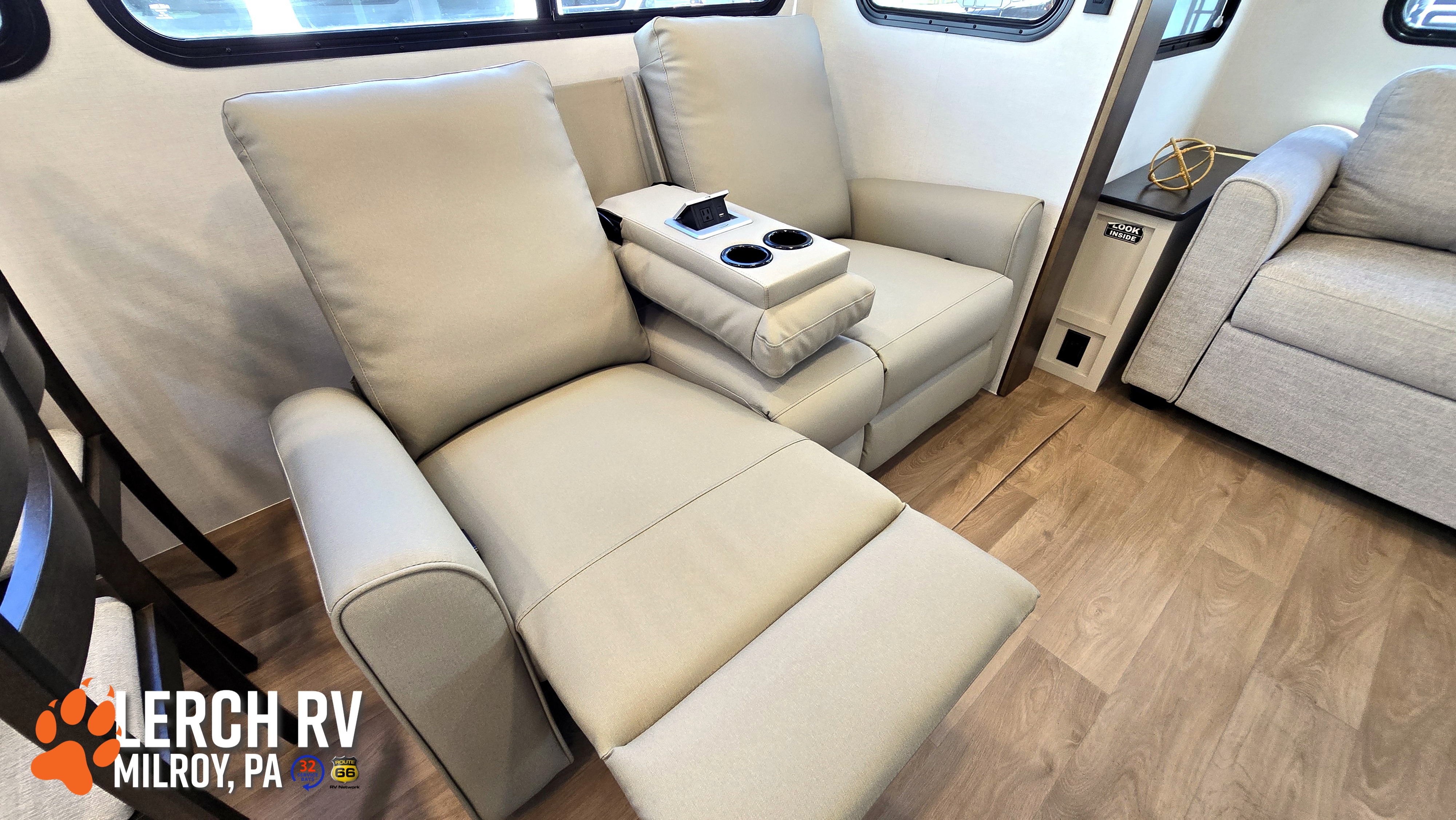 2027 Alliance RV Avenue 298RL - Image 16