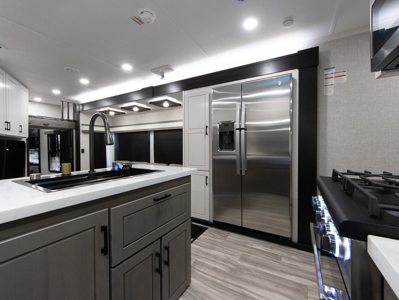 2025 Jayco Seismic Luxury Series 4113 - Image 16