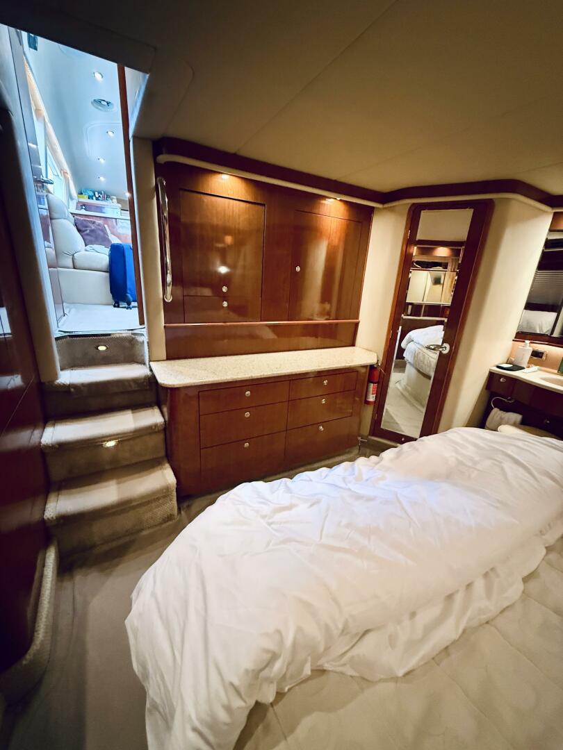 2003 Sea Ray 480 Motor Yacht - Image 57