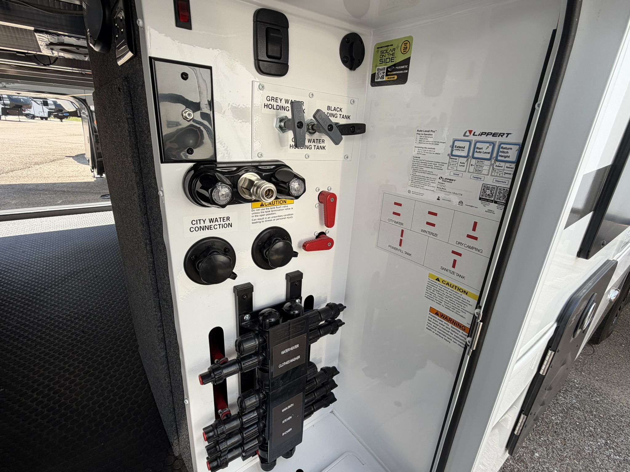 2027 JAYCO PINNACLE 32RLTS - Image 16
