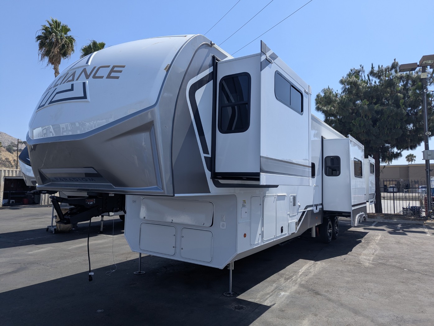 2026 Alliance RV Paradigm 395DS - Image 3