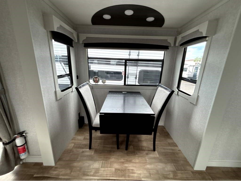 2025 CROSSROADS REDWOOD REGENCY 3881FKL - Image 20
