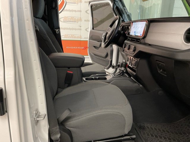 2025 Jeep Gladiator Sport S 4x4 - Image 26