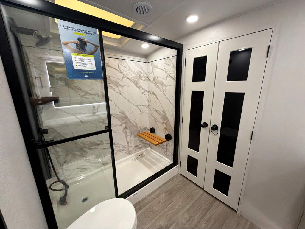 2027 JAYCO PINNACLE 38FBRK - Image 44