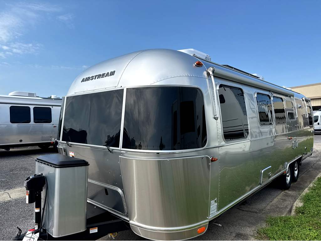 2026 AIRSTREAM FLYING CLOUD 30FBBQ - Image 2