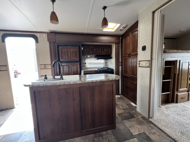 2014 Keystone Outback 323BH - Image 17