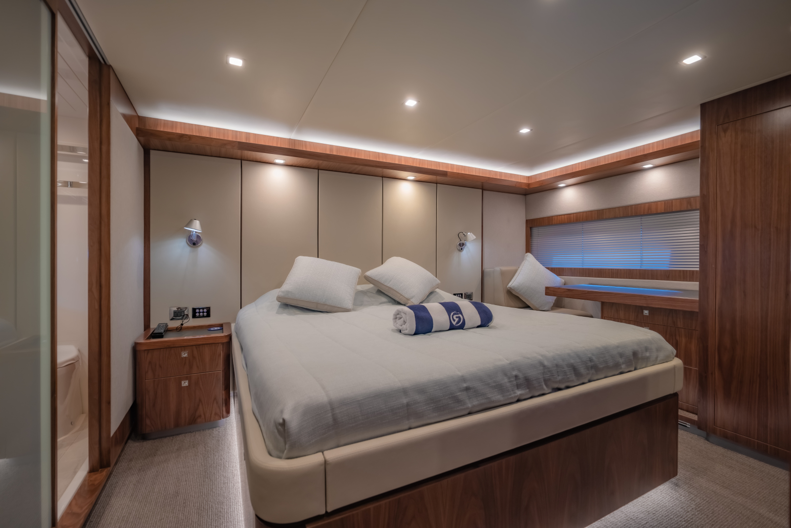 2019 Riviera 68 Sport Motor Yacht - Image 6