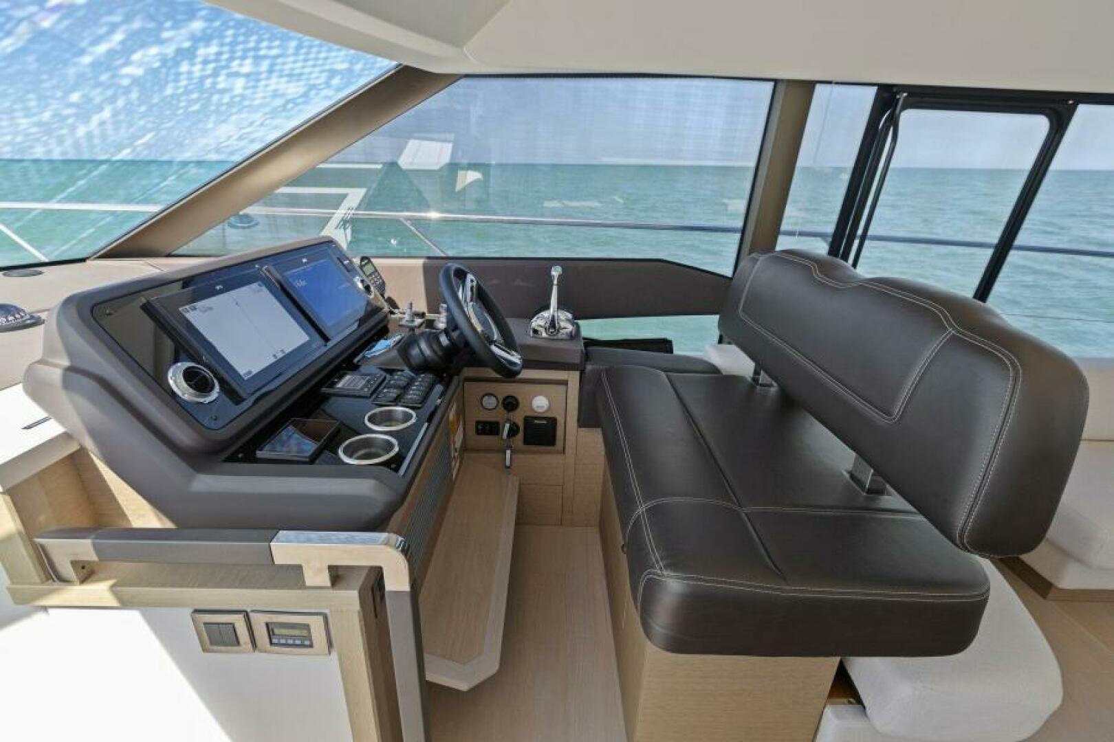 2022 Prestige 590 Flybridge - Image 19