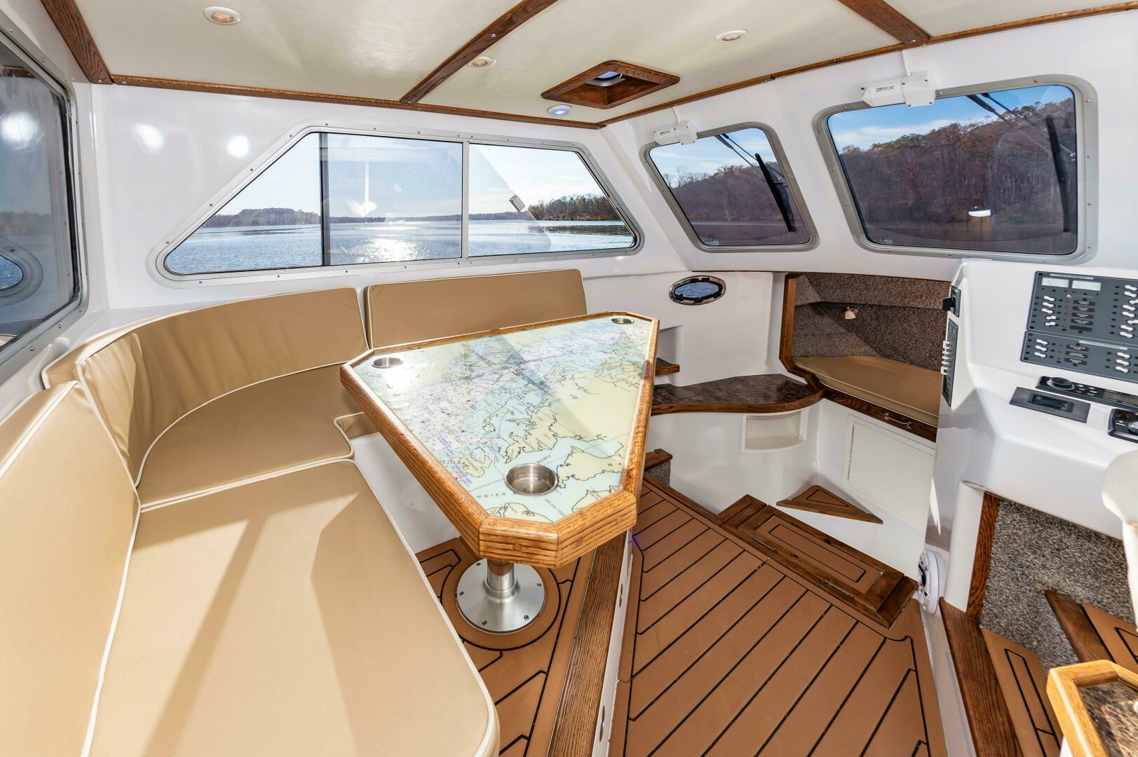 2024 Custom Chesapeake Bay Built Custom 33' - Image 36