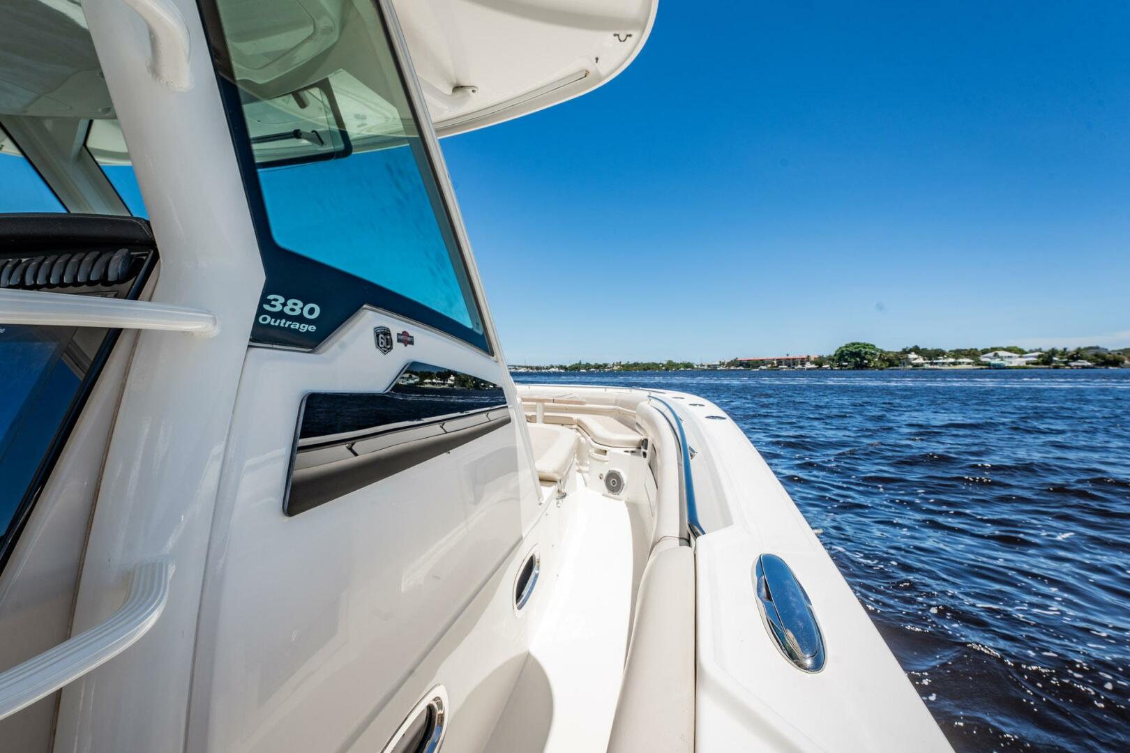 2018 Boston Whaler 380 Outrage - Image 13