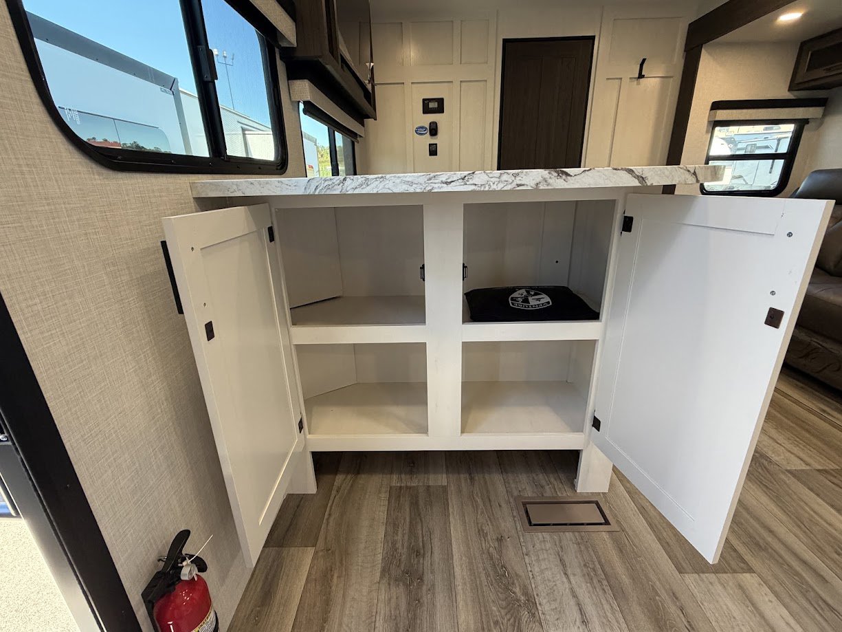 2026 VENTURE RV SPORTTREK 271VRB - Image 11