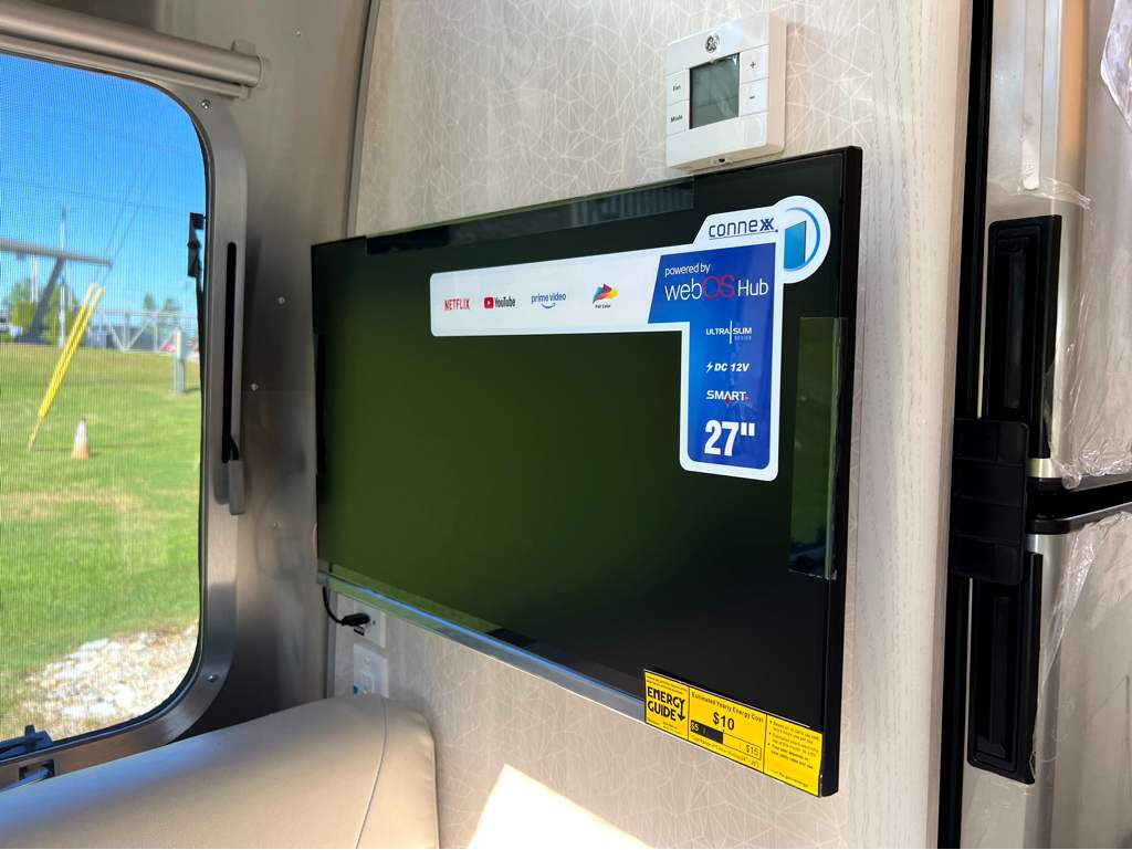 2027 AIRSTREAM INTERNATIONAL 27FBQ - Image 7