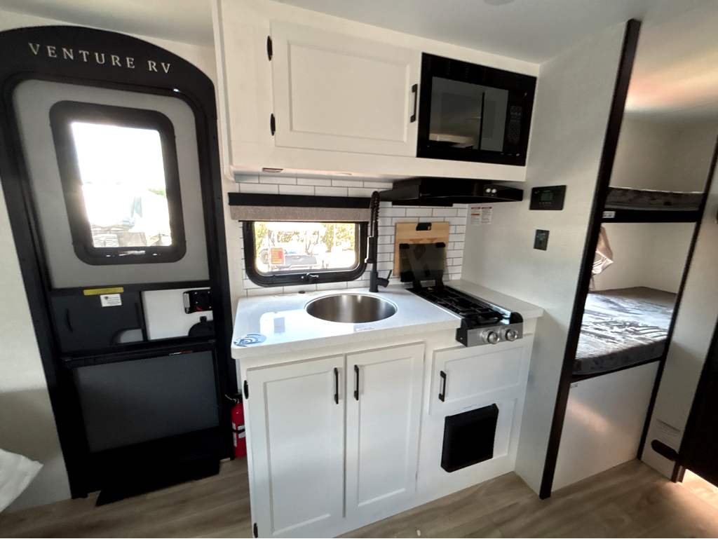 2026 VENTURE RV SPORTTREK STINGER 161VUD - Image 9