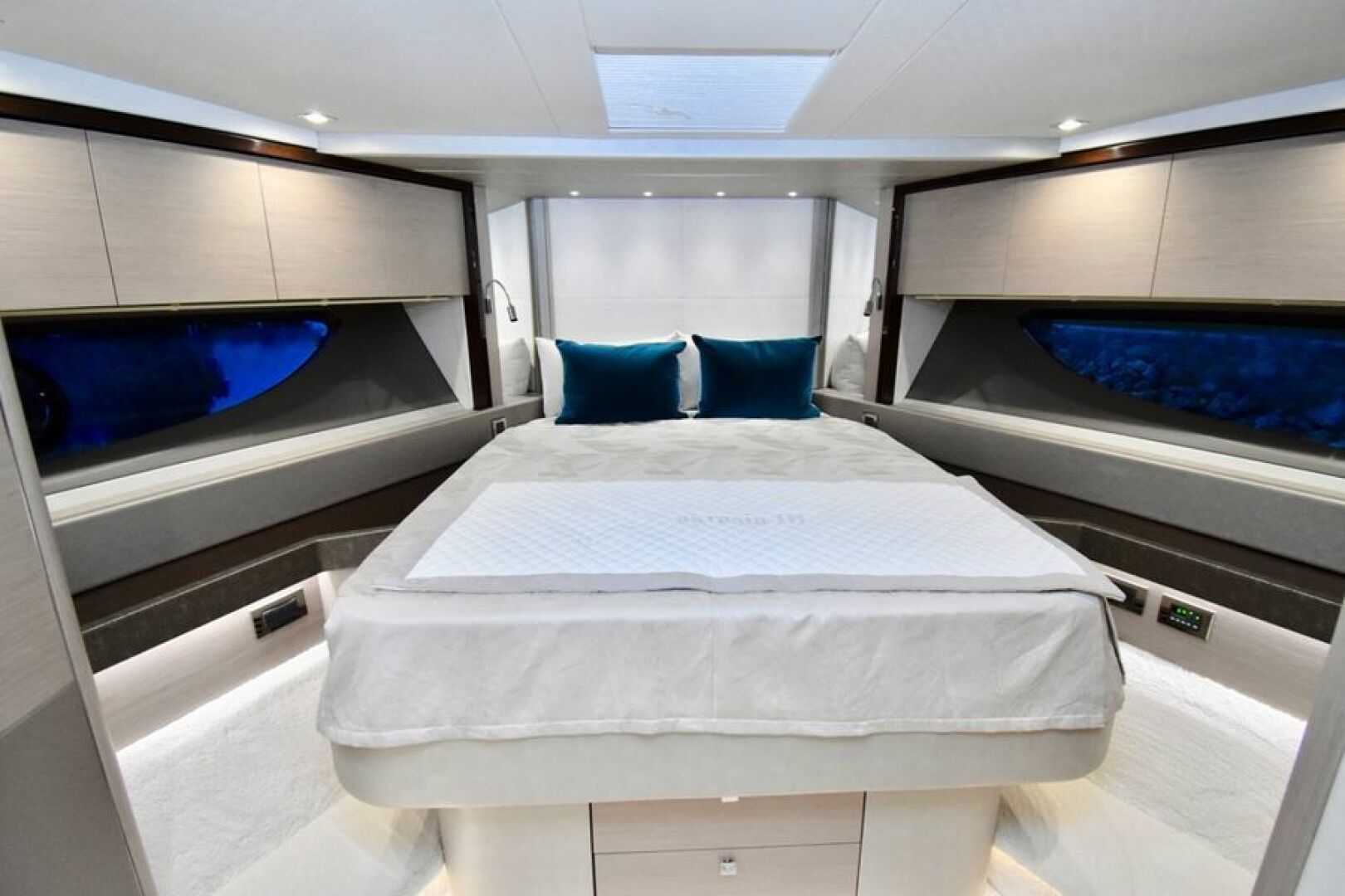 2018 Sunseeker Yacht - Image 8