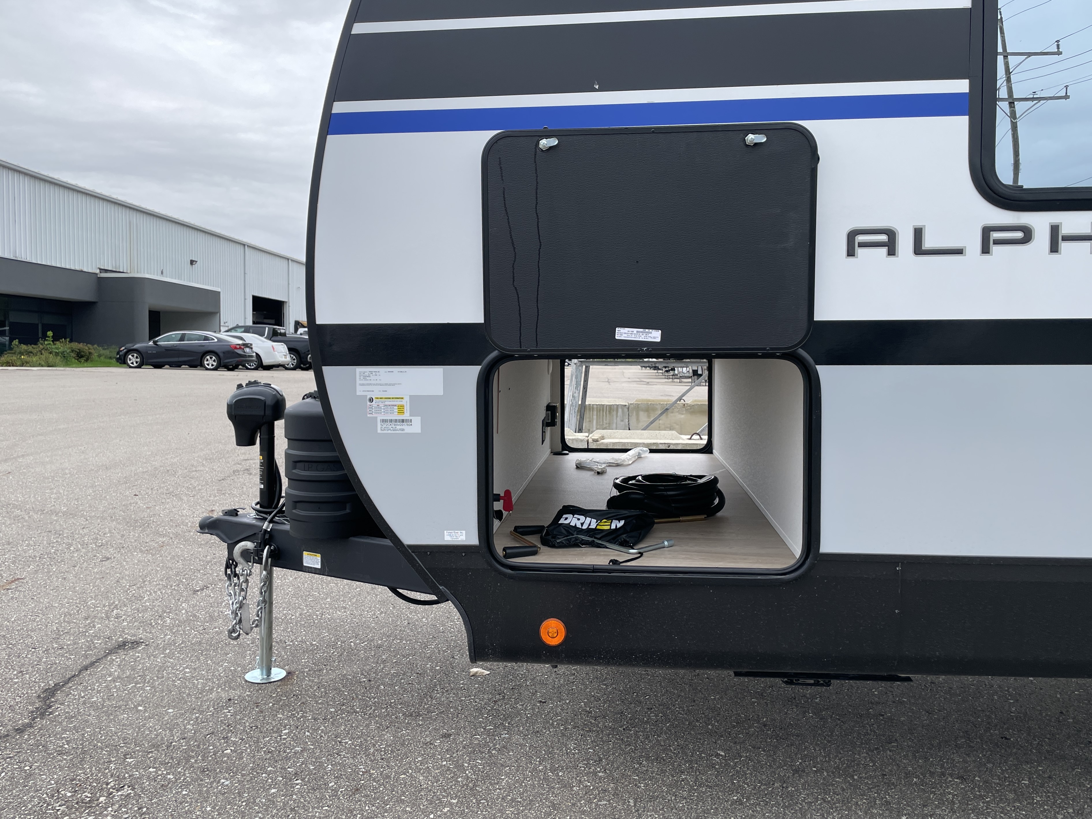2027 Forest River Cherokee Alpha Wolf 28RLX - Image 6